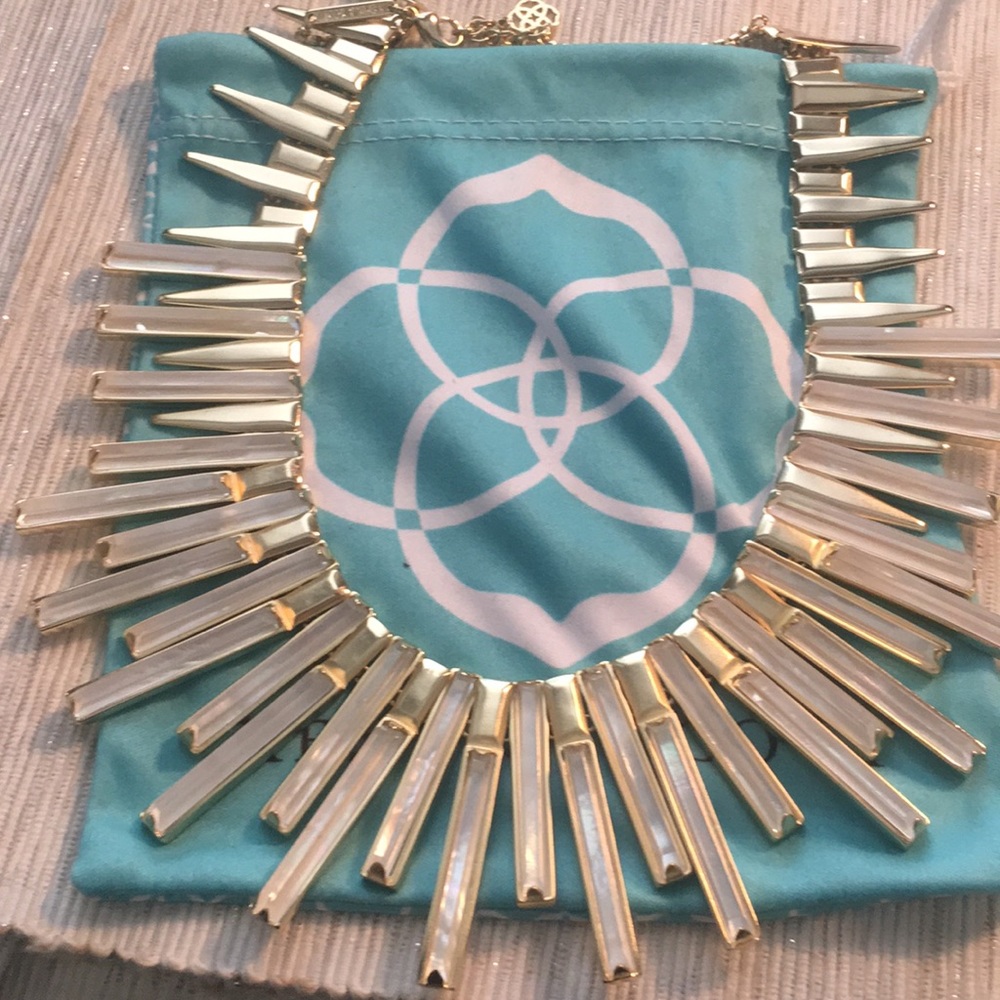 Kendra Scott Kaplan Necklace in Mother of Pearl